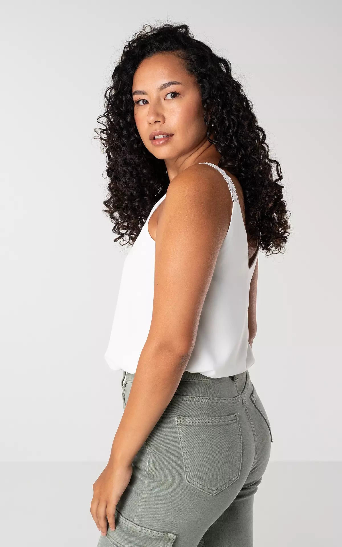 Top met V-Hals en Kantdetails | Laila