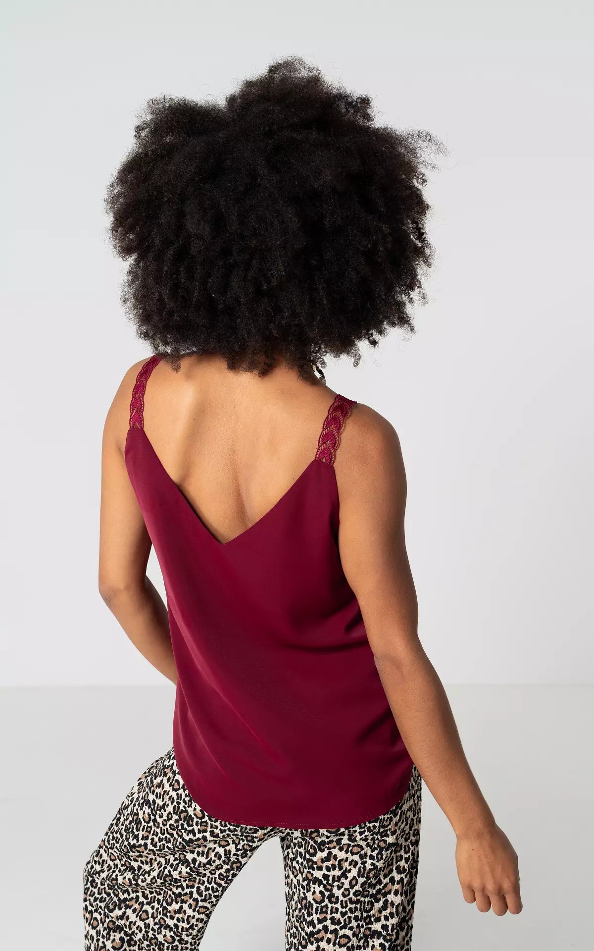 Top met V-Hals en Kantdetails | Laila