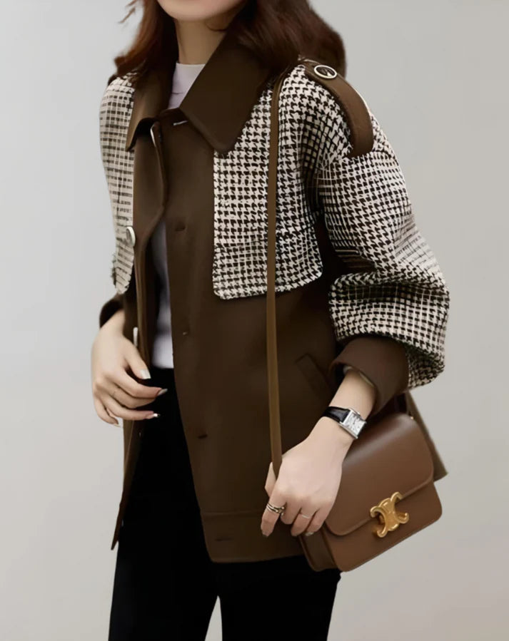 Oversized Tweekleurige Knopen Jas | Aira