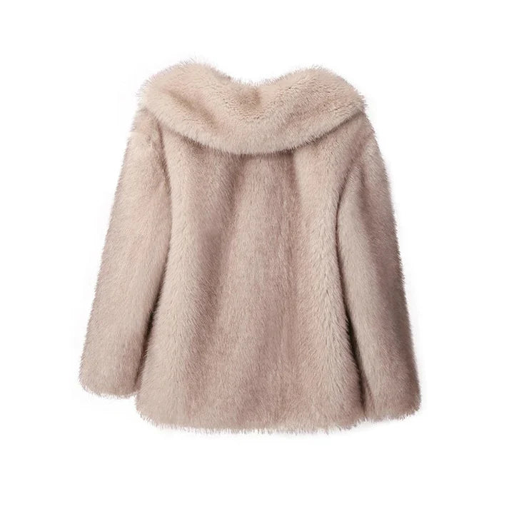 Oversized Faux Fur Mantel | Vaninia Mantel