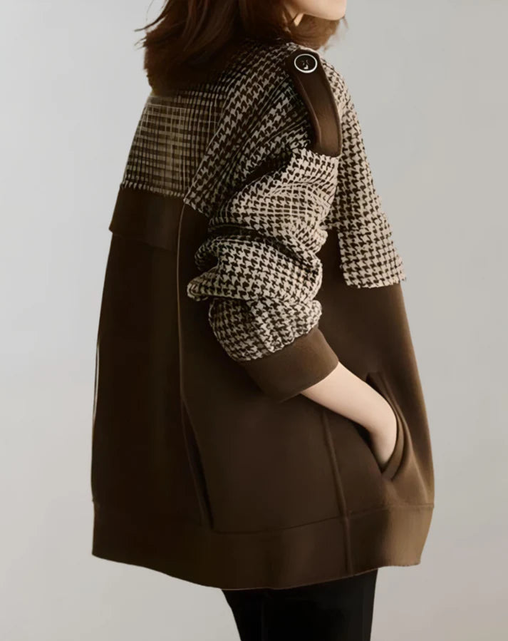 Oversized Tweekleurige Knopen Jas | Aira